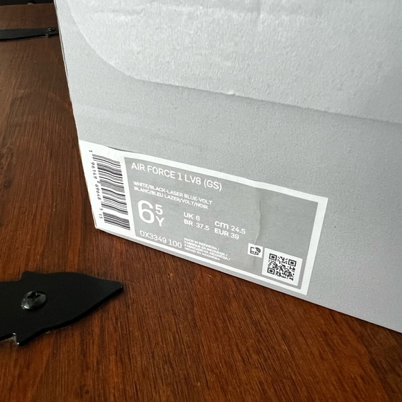 Nike Air Force 1 LV8 (GS) Size 6.5Y or 8W - Picture 5 of 6